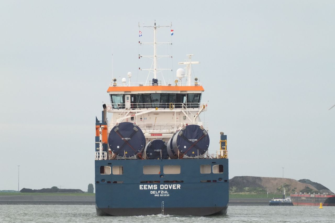 mv Eems Dover and Sea Riss in Eemshaven